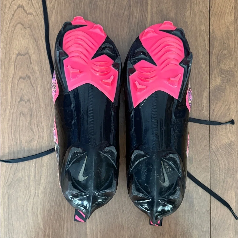 Nike Men’s Multicolor Pink Black Athletic Shoes